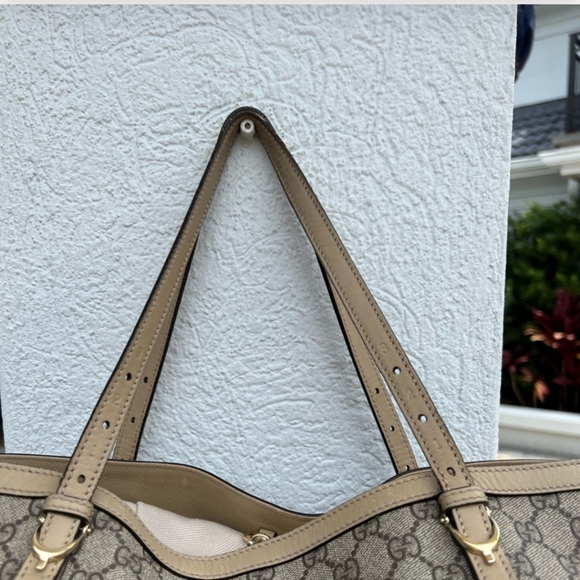 GUCCI Supreme Monogram Medium  Tote Beige - Picture 8 of 11
